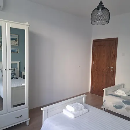 Vasi Apartment *
